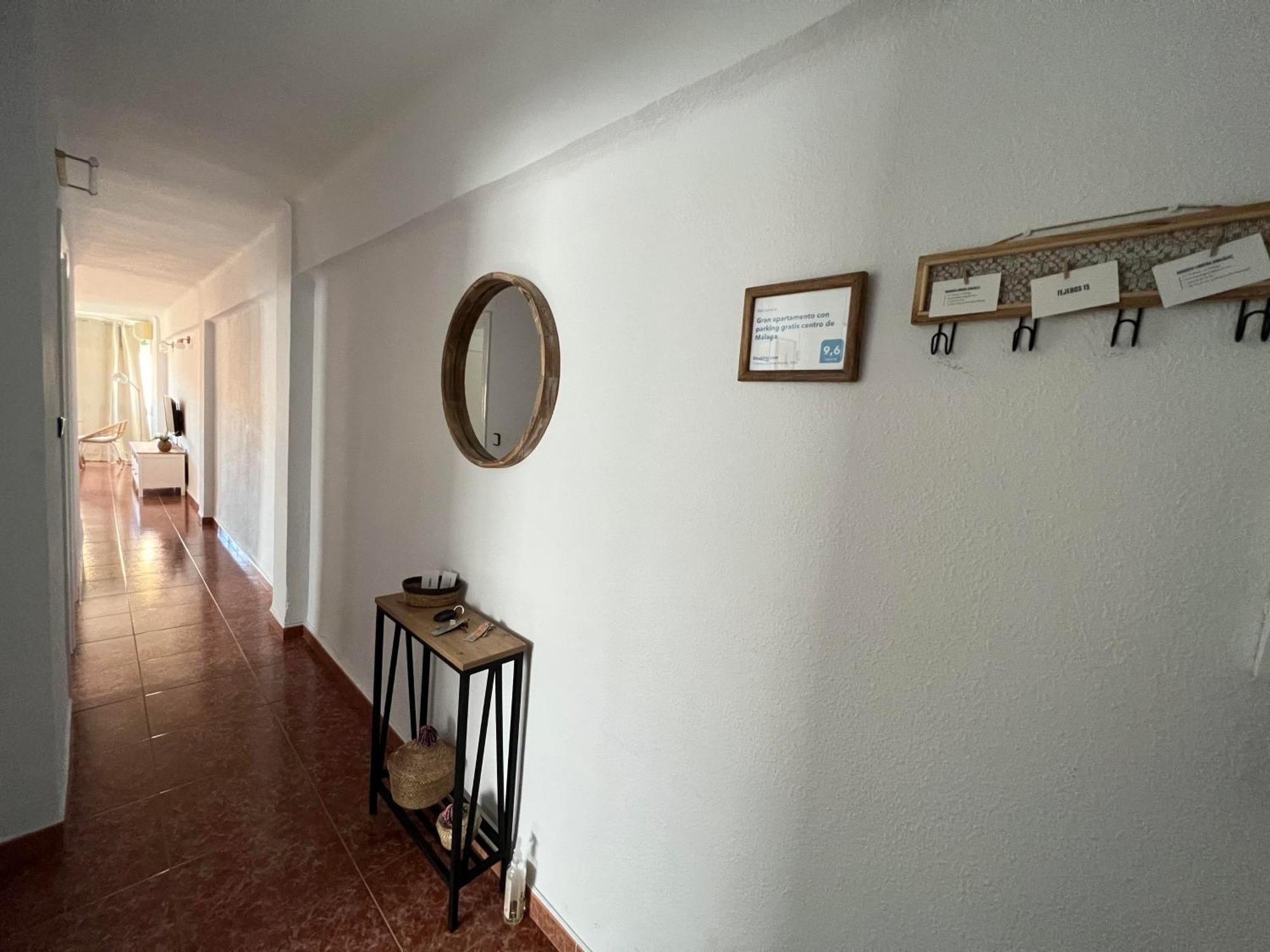 Gran Apartamento Con Parking Gratis Centro De Malaga Luaran gambar