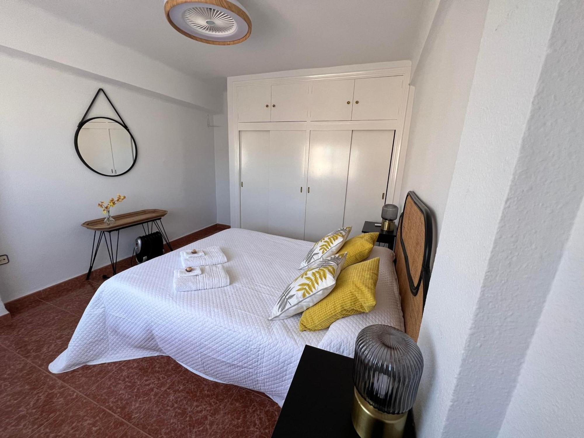 Gran Apartamento Con Parking Gratis Centro De Malaga Luaran gambar